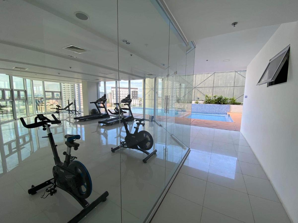 Aparthotel Inspiria Davao City Esterno foto